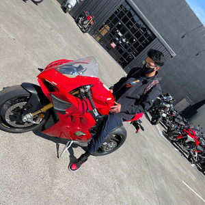 Meet your Posher, Alan